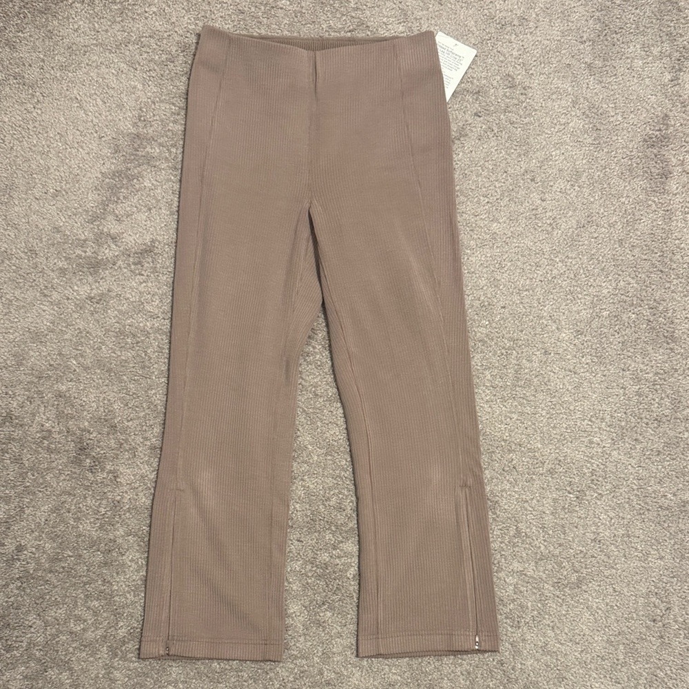 Lululemon Ribbed Softstreme Zip-Leg High Rise Crop 25”- Taupetastic